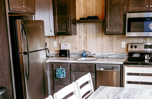 Arnolds Park Cottage | Great Low Priced Cottages at the Bridges Bay Resort!