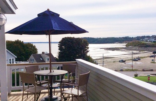Great Neck House | Great Neck Rental with Water Views!