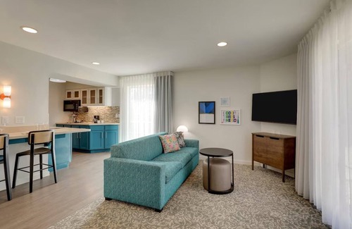 San Jose Resort | Great Pick! Unit with Kitchen, Free Breakfast, Outdoor Pool, Pet-friendly!