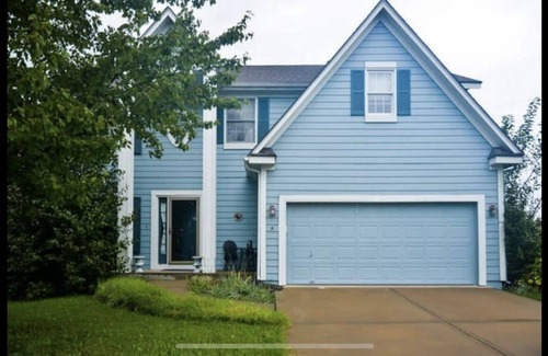 Olathe House | Great Place in a Quiet Neighborhood!!