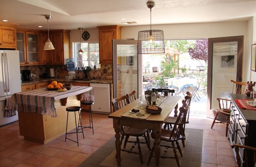 Yucca Valley House | Great place to relax after a day exploring Joshua Tree Park. Large kitchen.