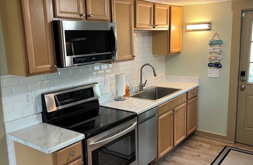 Point Judith House | Great Point Judith location! NewlyRenovated! Air Conditioned! Read our reviews!
