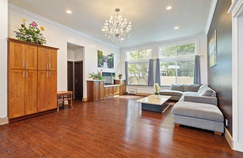Waimanalo House | Great Price! 2000sf 3 bedroom 3 bath Gated New House Steps from Waimanalo Beach