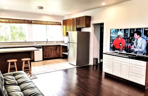 Waimanalo House | Great Price! 4800sf 9 rooms 5 baths Gated New House Steps from Waimanalo Beach