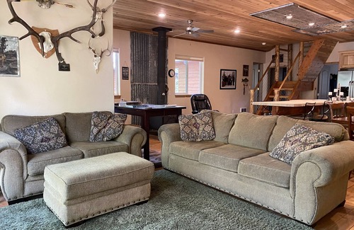 Priest River House | Great Priest Lake Cabin close to Golf Course & Lake! 4bdrm 2bath 8 beds