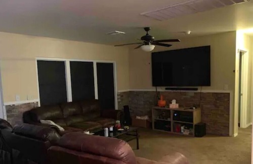 Sunrise Manor House | Great Private Room With Private Bathroom in Central Vegas Location