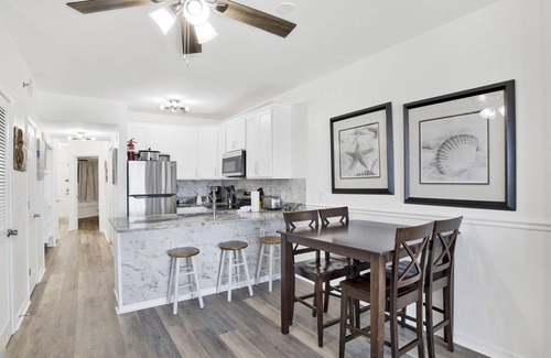 Gulf Shores Condo | Great Rates-Pet Friendly-Beachfront-Great Views