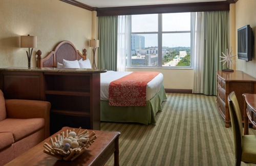 Sunny Isles Beach Resort | Great Relaxing Overnight Stay! Pet-friendly Property + Onsite Swimming Pools