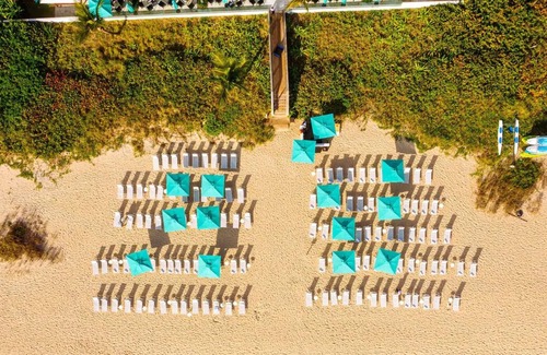 Palm Beach House | Great Relaxing Overnight Stay! 2 Relaxing Units, Free Parking + Beach Access