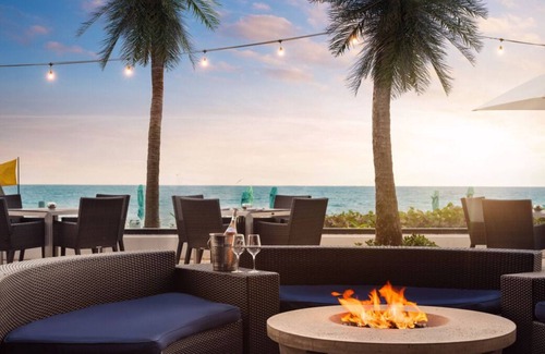 Palm Beach House | Great Relaxing Overnight Stay! 2 Relaxing Units, Free Parking + Beach Access