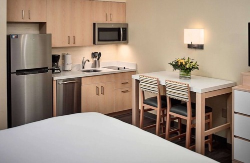 Gwinnett Place House | Great Relaxing Overnight Stay! 4 Amazing units near Duluth History Museum