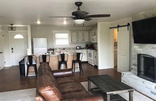 Clarkridge House | Great retreat! Close to lake and marina