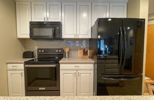 Mountain House Condo | Great Romantic Gateway. Pool. Hot Tub. Lift.