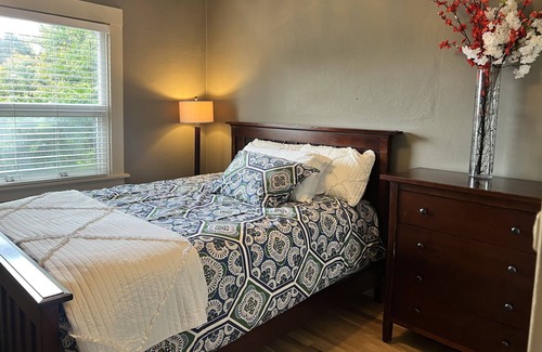 Belltown House | Great Seattle location, 5 minutes to Space needle Perfect home for big groups