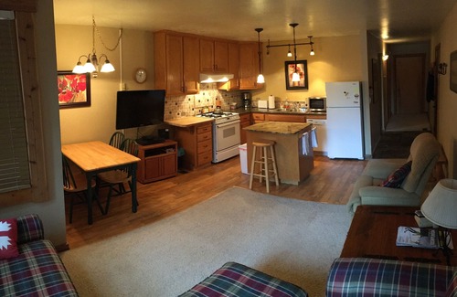 Truckee Condo | Great Ski in & Ski Out Northstar Condo