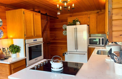 Sevierville Cabin | Great Smoky Mountain Private Luxury Riverfront Countryside Cabin