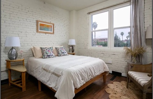 Westlake Apartment | Great Spot for Two in Downtown LA!
