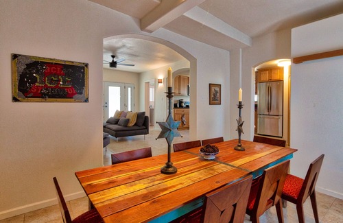 Twentynine Palms House | Great stargazing ~ EV Charging Station ~ Pets Welcomed