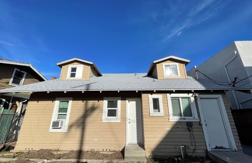 Wilshire House | Great Stay 2Bed/1Bath Charmer