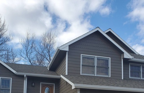 Colonial Pine Hills House | Great Sturgis Rally Rental Close to HWY 385 with Hot Tub