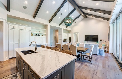 Longboat Key House | Great Summer Rate! 3 minute walk to the sand. Luxurious 6 bedroom.