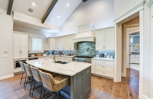 Longboat Key House | Great Summer Rate! 3 minute walk to the sand. Luxurious 6 bedroom.
