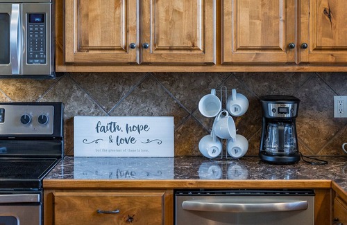 Hollister House | Great summer rates, 4 BR Home, Great Location