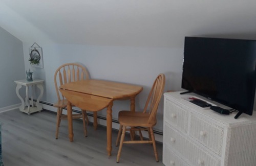 Cape May Court House Apartment | Great sunsets and winery at the end of the street , and only 20 min.to SH beach