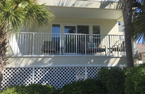 Navarre Beach Condo | Great time to drive down to the beach! Great condo! Read our reviews.