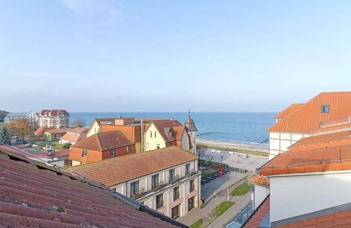 Kuehlungsborn Apartment | Great top floor apartment with loggia and wood-burning stove - only 40 m to the beach!