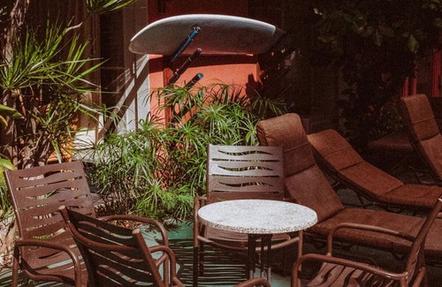 Waikiki Apartment | Great Vacation Spot! Outdoor Pool, On-Site Mini-Market, Close to Shopping