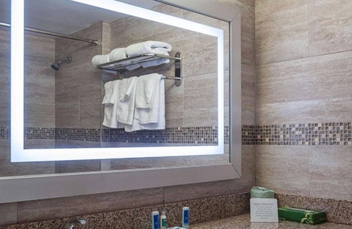 Secaucus House | Great Value near the MetLife Stadium!