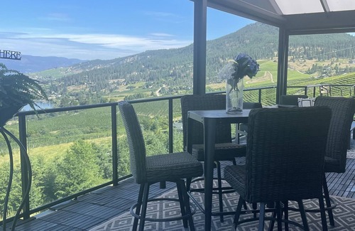 Central Okanagan House | Great view of Okanagan Lake, minutes to six wineries and the beach