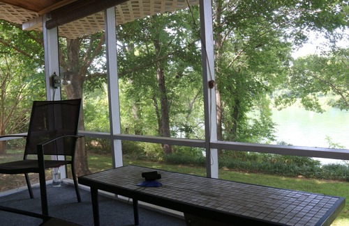 Norfork House | GREAT VIEW OF THE WHITE RIVER