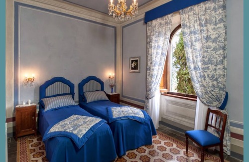 Borgo alla Collina Villa | great view! private jacuzzi pool, Villa with frescoes near Florence