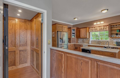 Stoney Point Landing House | Great Views: 5 BR, 4.5 BA in Double Springs, Sleeps 18