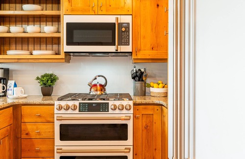 Kimball Junction House | Great Views, in the Heart of Kimball Junction, On Walk/Bike Path