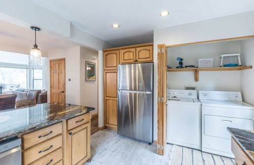 Ouray Condo | Great Views-Sleeps 8-Private Deck-Walk to Main St