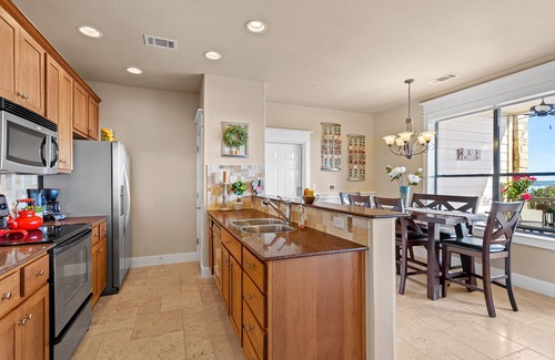 Jonestown Condo | Great Villa in the Hollows Resort, Beautiful Beach Club, Hiking Trails, 4 Pools!