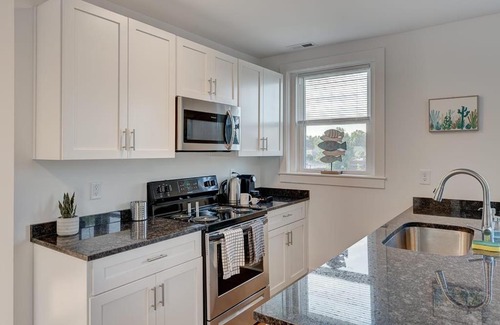 Durham Apartment | Greatly Located and Elegant 1BR with Parking