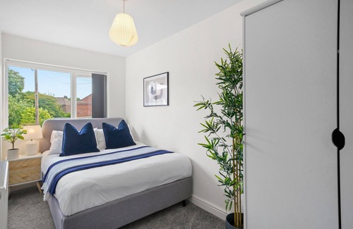 Failsworth House | Greaves House | by Truestays ® Serviced Accommodation