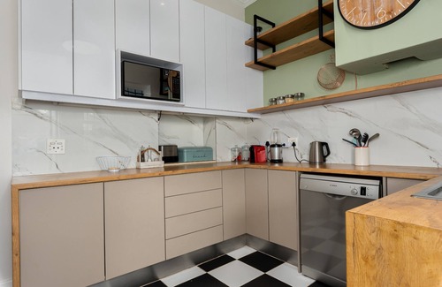 Green Point Apartment | Grecian Haven In Greenpoint Pool and Braai