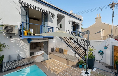 Green Point Apartment | Grecian Haven In Greenpoint Pool and Braai