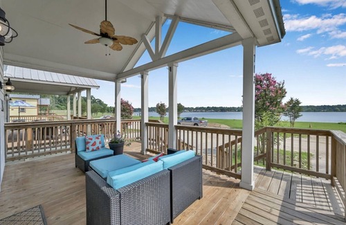 Willis Cottage | Greek Inspired Lakefront Cottage