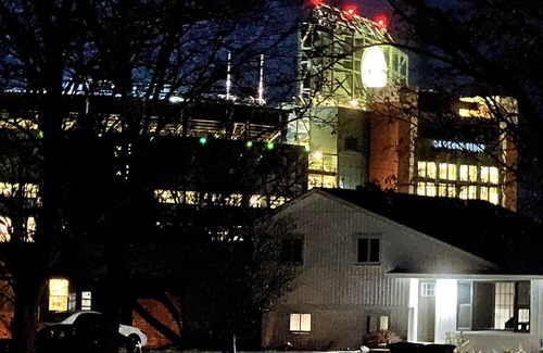Ashwaubenon House | Green Bay Packer 5 star home ⭐️⭐️⭐️⭐️⭐️ 1 block from Lambeau field