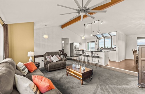 Northeast Tacoma House | Green Clean-180 Waterviews! Stunning Sunsets. Firepit. Pets.