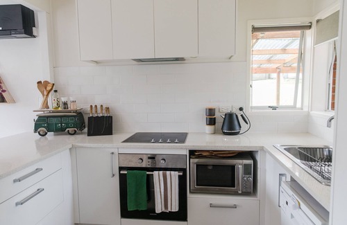 Glenfield House | Green Cosy Nature Retreat; A Home Away from Home