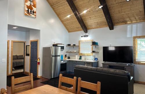 Red River House | Green Cottage On River Street