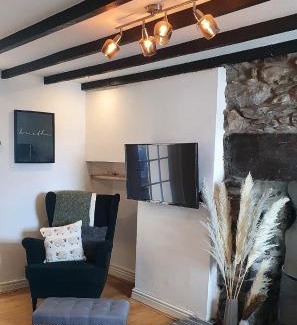 Bangor House | Green Cottage - Snowdonia