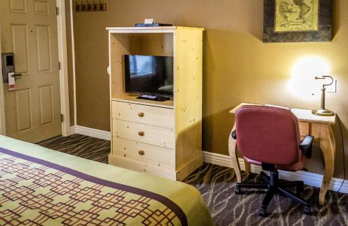 Burney Hotel | Green Gables Motel & Suites